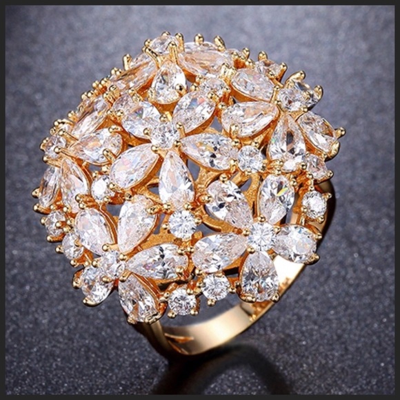 Swarovski Crystals Gold Flower Dome Ring - Picture 3 of 9